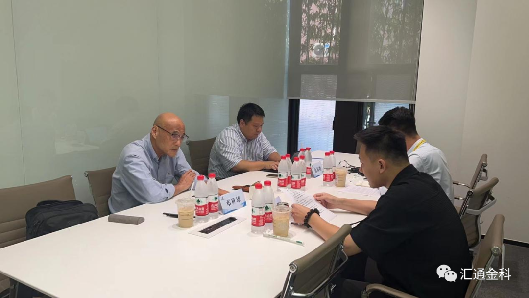 汇通金科总裁邓世雄先生莅临上海分公司检查工作